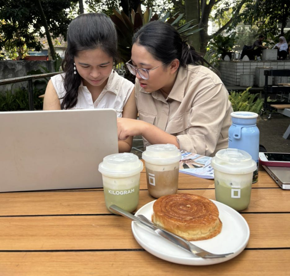 étudiantes au travail